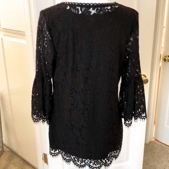 Issac Mizrahi black lace tunic top w/ scallop lace - Picture 2 of 7